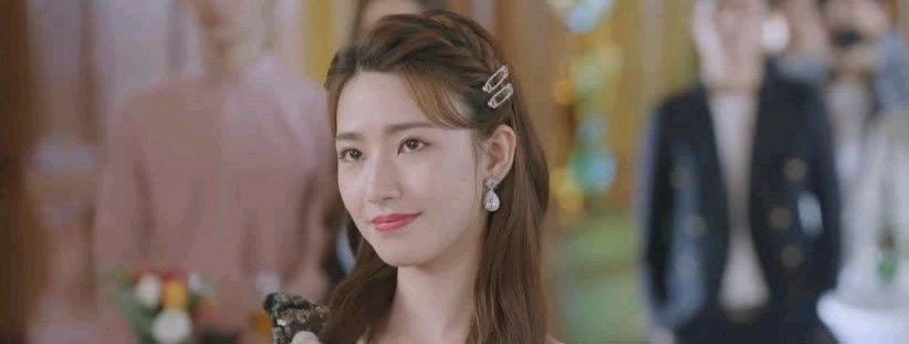 虞美人|《两个人的小森林》:夏栀再次针对虞美人,虞美人以素颜反击质疑