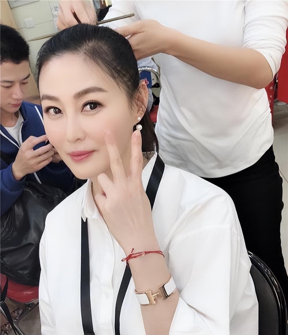 王思懿|王思懿：人生被打上“潘金莲”标签，闪婚闪离，年近半百仍单身