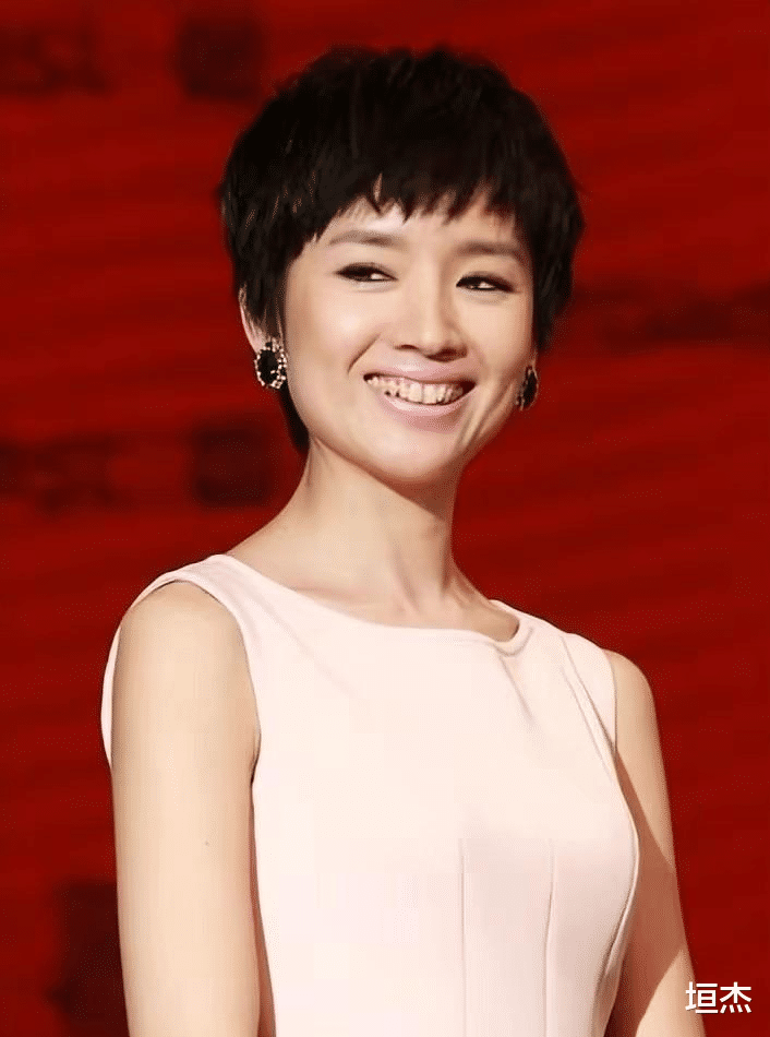 杨幂|假发假牙假皮肤，连屁股都是假的，这年头的明星只剩性别是真的了