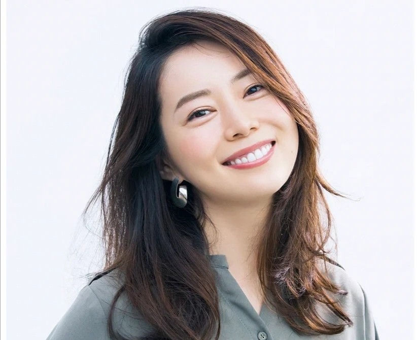 发型 40+女人剪什么发型好看又减龄?试试这几种款式,优雅气质又知性