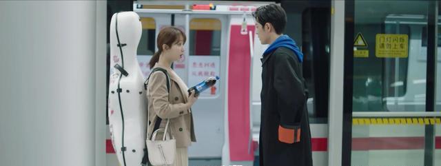 杨紫|余生请多指教:暖洋洋的打光,配上温馨的BGM,肖战和杨紫及甜了