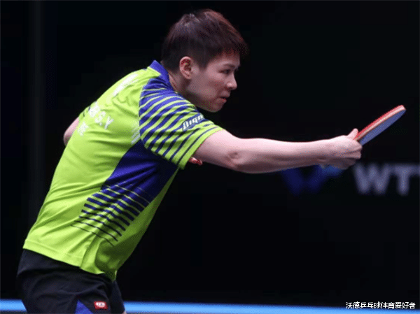 何卓佳|国乒陪练也发威！何卓佳3-0横扫强敌晋级，01年小将遭狙击1-2落后