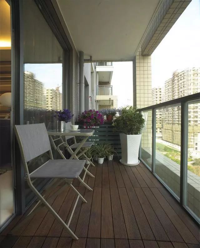 越来越多人阳台不用来晒衣服了,现在都流行这么装,太有才了