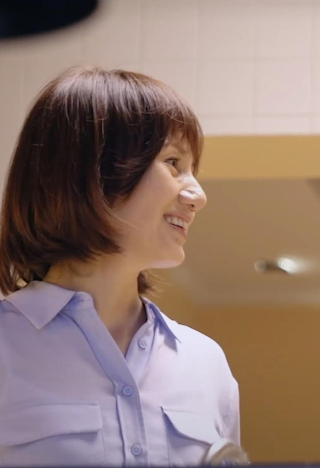 袁泉|袁泉与小14岁张艺兴同框,站一起像同龄人,说话温柔毫无大牌架子