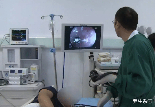 胃病|40岁大姐养胃半年,胃炎转癌离世,医生:胃病吃“它”,雪上加霜