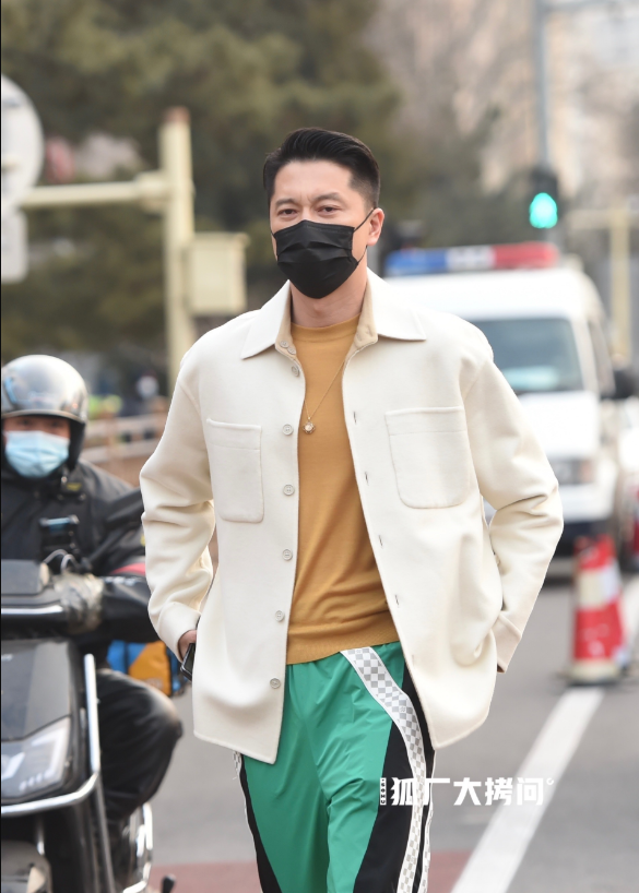 春晚|春晚彩排照曝光,贾玲撞脸大白,王嘉尔造型抢镜,包贝尔胖出屏幕