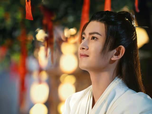 与君初相识|与君初相识：长意不说话，嘉人流泪了，任嘉伦演的乖乖鱼太可爱了