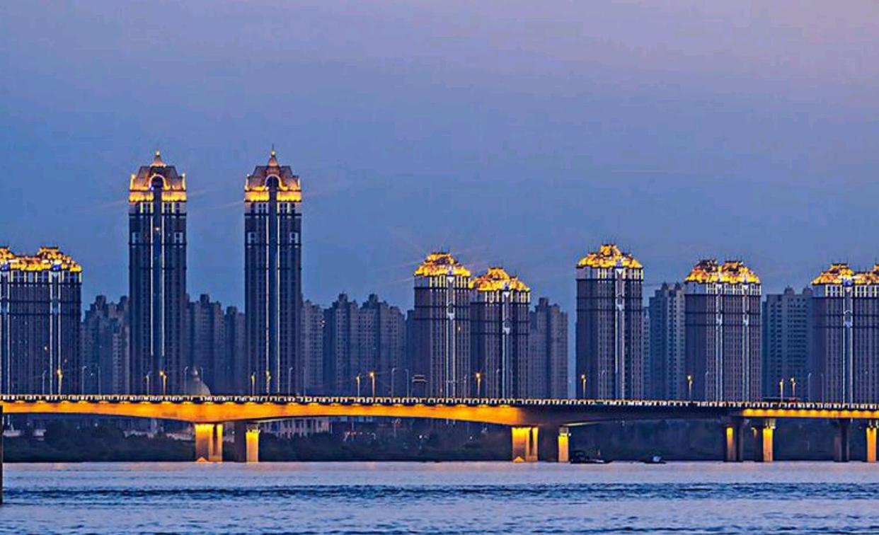 哈尔滨|中国很偏僻的机场，离市中心约33公里，下了飞机还要坐“长途车”