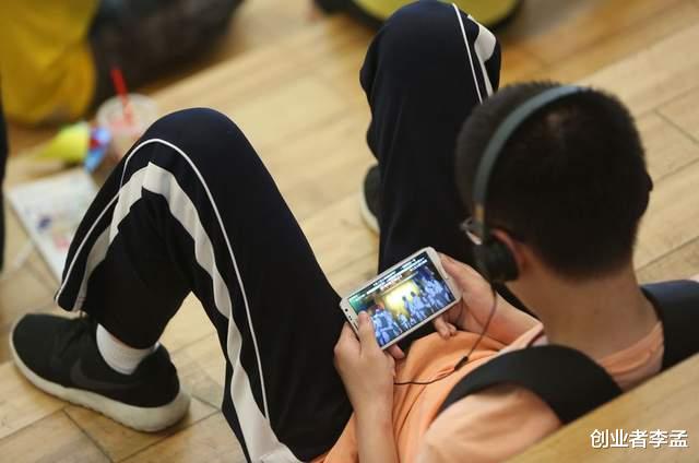 显卡|随着智能手机的出现，您会发现身边一些电器悄悄的消失了