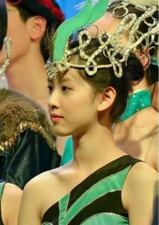 章泽天|章泽天称继子为少爷遭群嘲,保老公忍气吞声三年