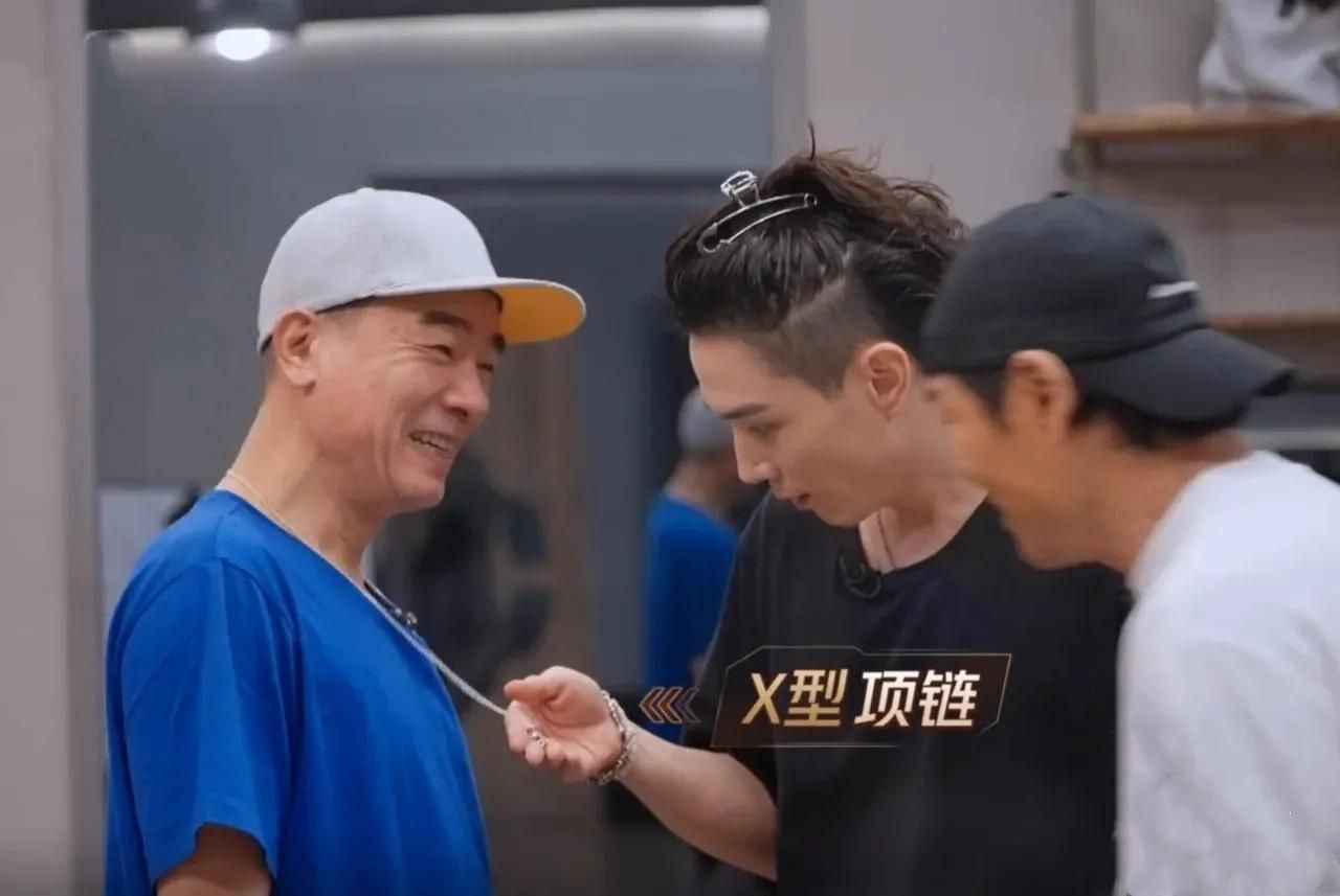 陈小春|陈小春说虚名而已但我需要，网友：实诚的可爱