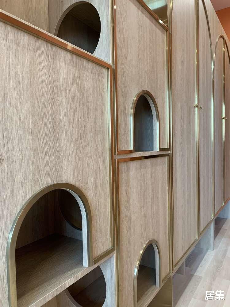 一居室新婚之家,还有顶天露台赏景,家里还给猫咪建了跑道