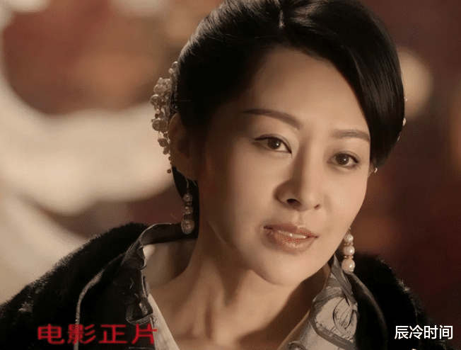 许晴|入行32年，新片被换脸角色遭除名，许晴走到这步，我一点都不意外