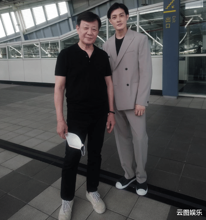 寇世勋|寇世勋父子罕同框,38岁寇家瑞高大帅气,宝宝已2岁仍没定婚期