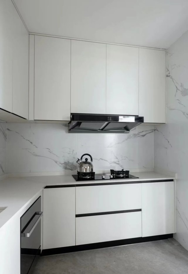 141㎡居然把阳台做成吧台,满满人间烟火气