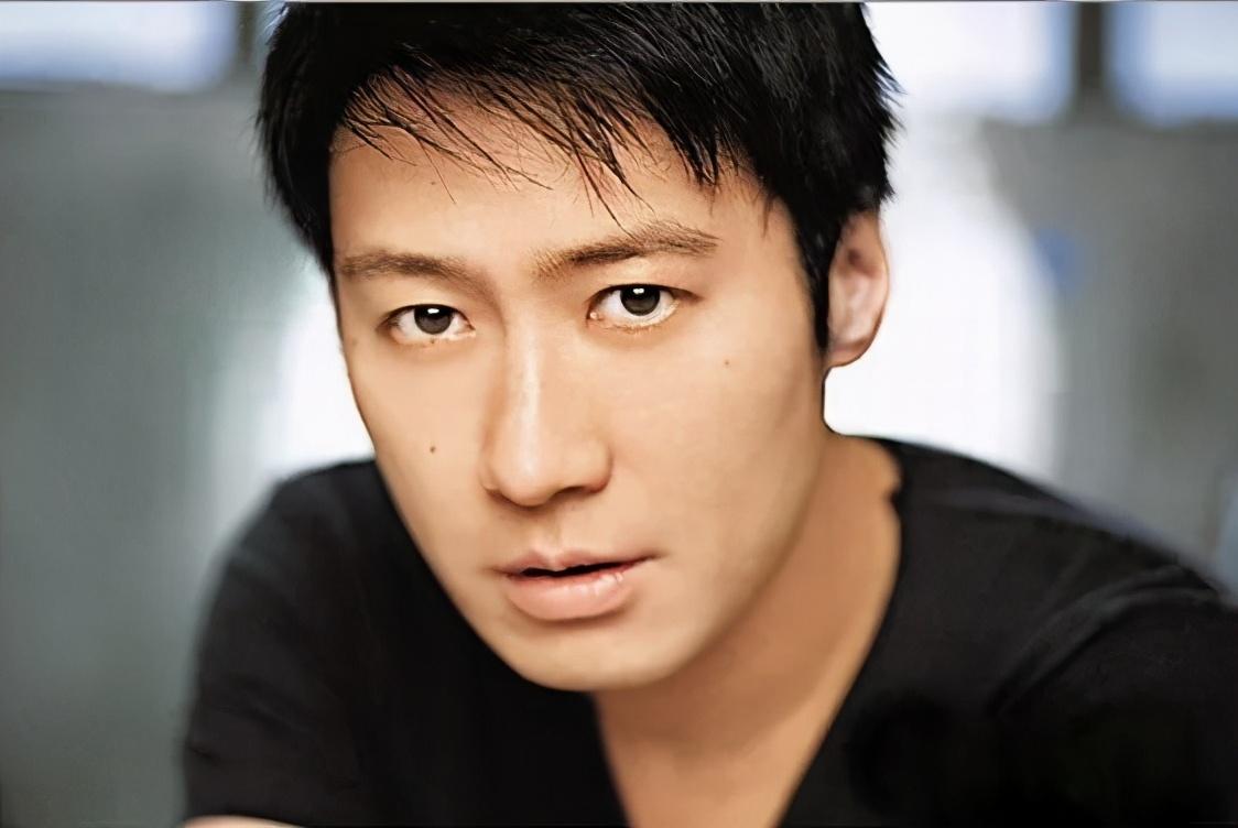 陈飞宇|史上“最奇葩”电视剧！主角没一个认识，配角却全都是巨星