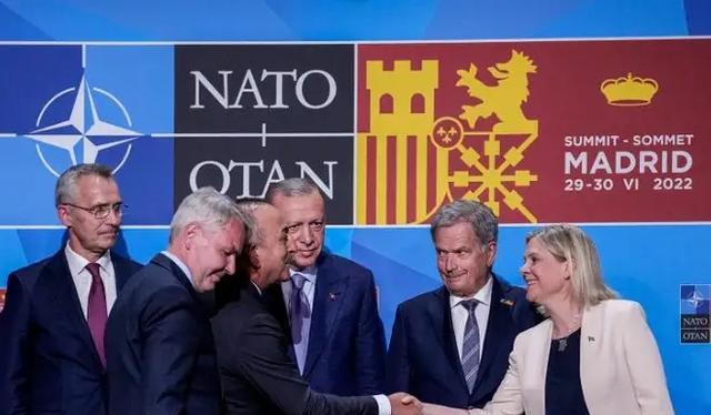 土耳其悍然坐地起价，北欧两国心急有求必应，把信仰卖得彻彻底底