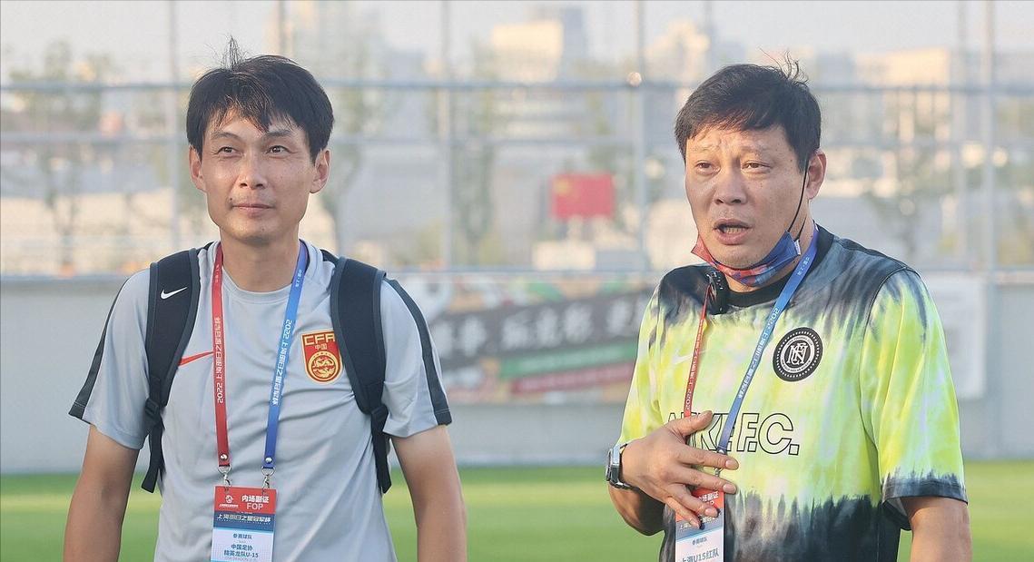 李铁|官宣!离开国足1年,足协首次征召李铁!范志毅也录取+职业级标配