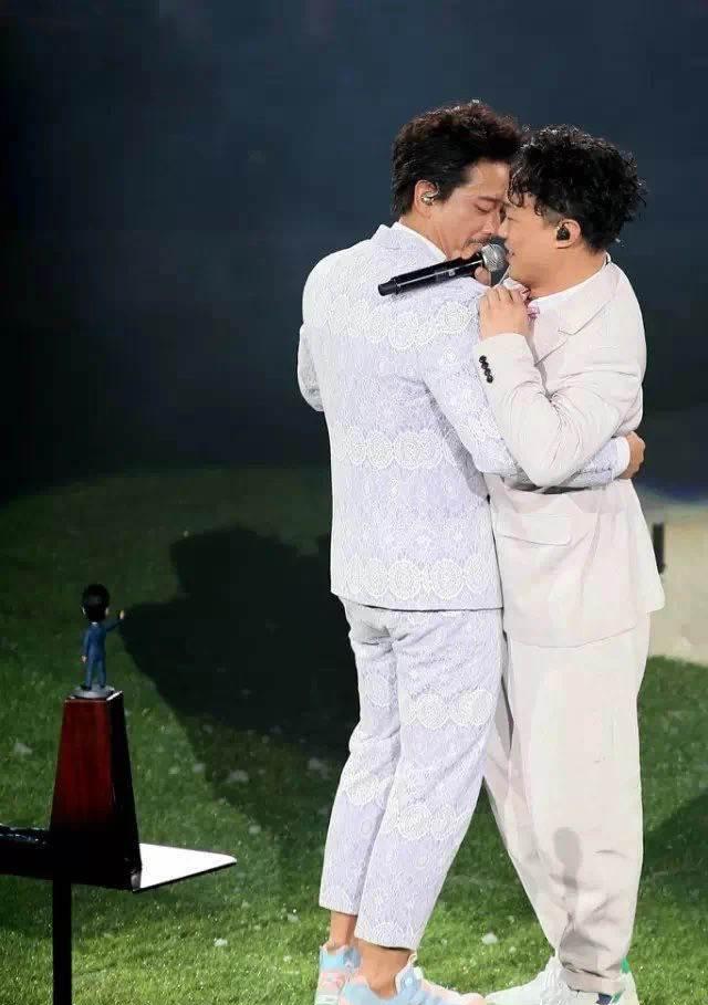 陈奕迅|他承包了陈奕迅的半壁江山,他是最会写歌的钢铁侠,他是EricKwok