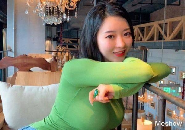 华为|130斤的蒋聘婷有多美？让京东“大佬”沉迷，生活照真相
