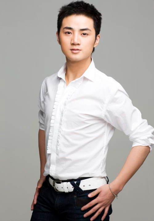 余少群|40岁的余少群走到今天,到底该不该怪自己?