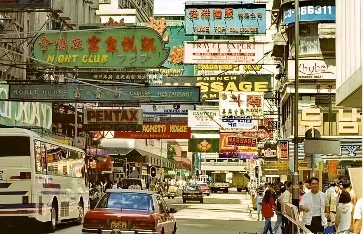 2015年,香港定慧寺女住持,开豪车住别墅,早念经晚泡吧,两次嫁和尚,后来她怎样了?
