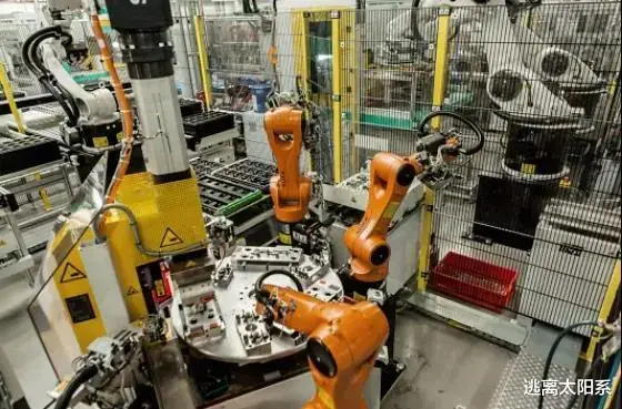 银行|中国工厂加速机器人自动化,以后找工作会越来越难吗?
