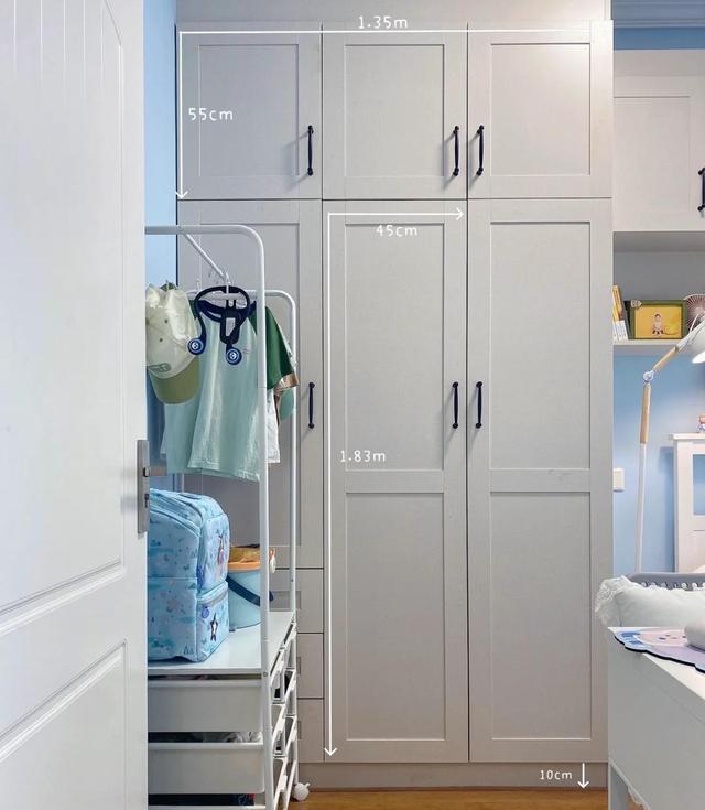 她家仅有94,虽然一点都不豪华,却处处充满了温馨,很有品味