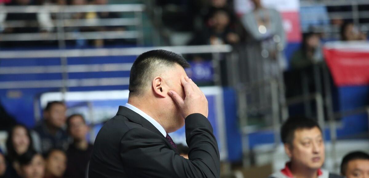 科温顿|CBA名场面！郭士强后发先至杨学增五体投地，打服4地媒体人 上热搜
