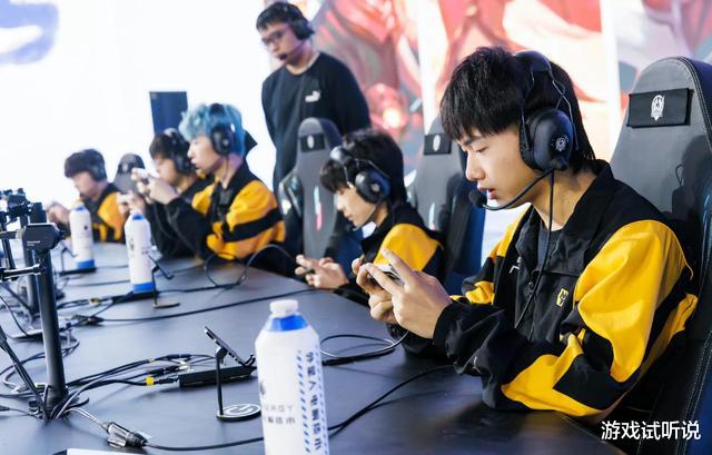 罗伯托·菲尔米诺|狼队3-2击败eStar，成e星一生之敌？一个赛季对eStar“3连杀”！