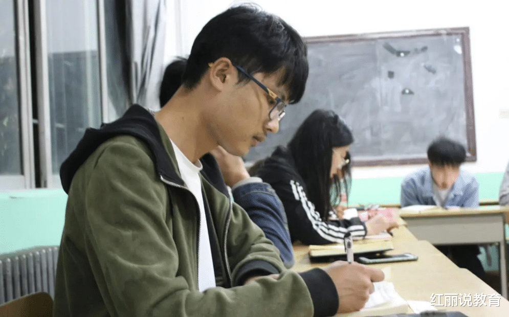 求职|博士国内求职月薪5000元，遭多家公司闭门羹，赴美后年薪超1亿？