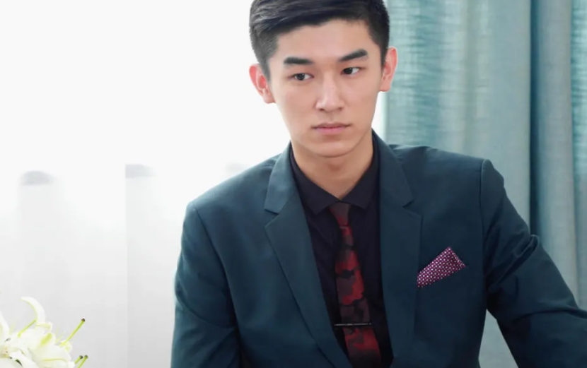 杨旭文|杨旭文不是个无趣的人,但综艺感是不够的,内敛且太老实