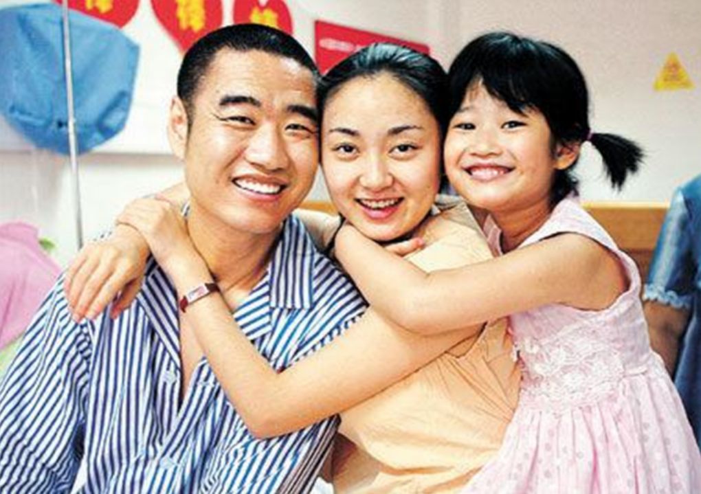 丛飞:患癌去世6年后,妻子被意外砸死,16年过去,女儿怎样了?