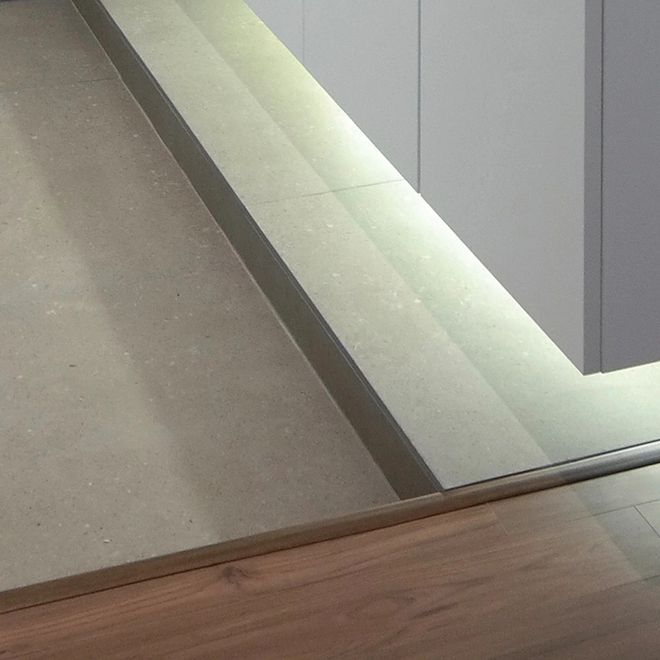 这对韩国夫妻，坚持自律生活，全屋一尘不染，是很多家庭的榜样