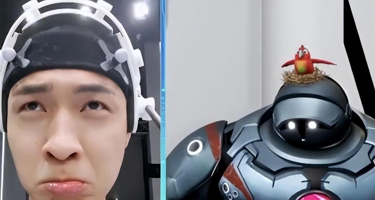 秦霄贤|德云社的秦霄贤,一脸疲惫地在录制一整夜的直播,难怪秦能火