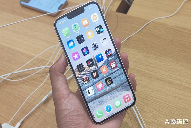iphone13|国产机犯难？iPhone13又一波降价，真香定律果然没错