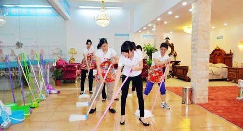 家政|新职业出现:“躺着”就能赚钱!得到国家认可,数十万年薪很平常