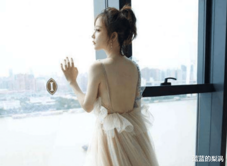 陈伟霆|冯提莫在事业上全面发展,全年无休,一整年都在突破自己