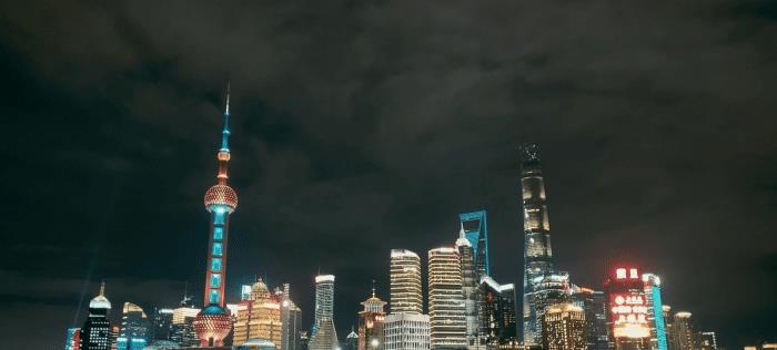 你眼中的“有钱人”,却连基本生活都无法维持,而这类人越来越多