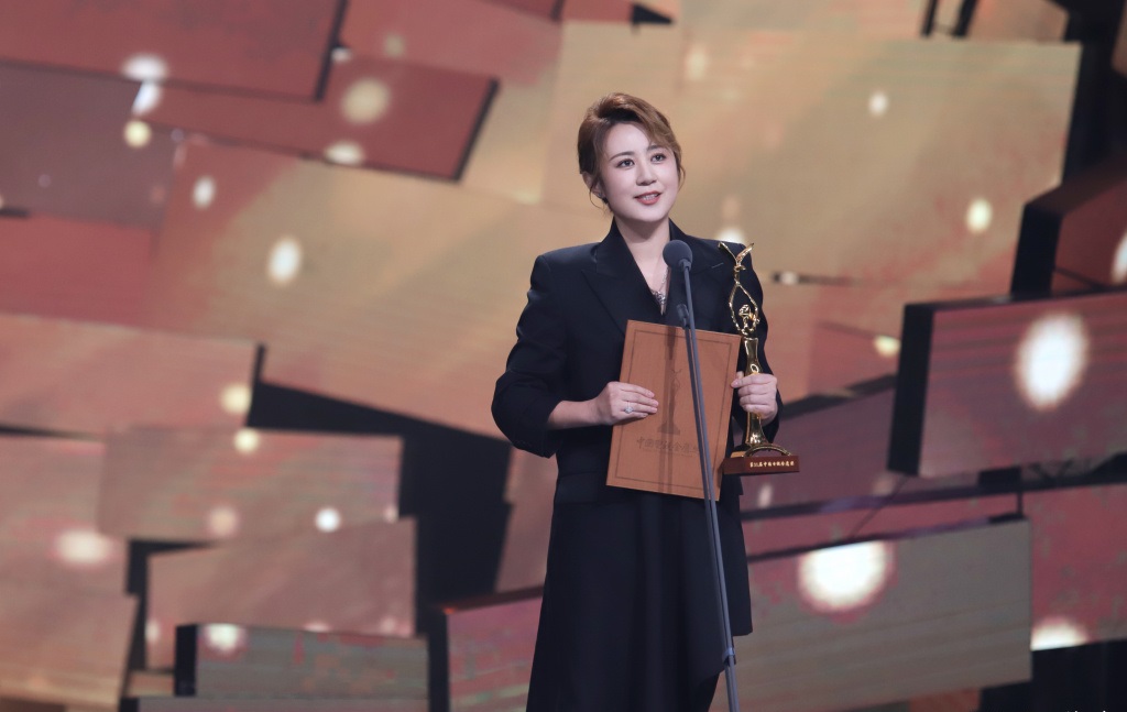 马丽|马丽凭借《超越》获得第31届金鹰奖最佳女配角，网友：她值得！ ?