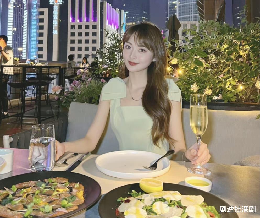 TVB|人气高涨！TVB前知名女星离巢做网红，每天直播5小时获网友大赞