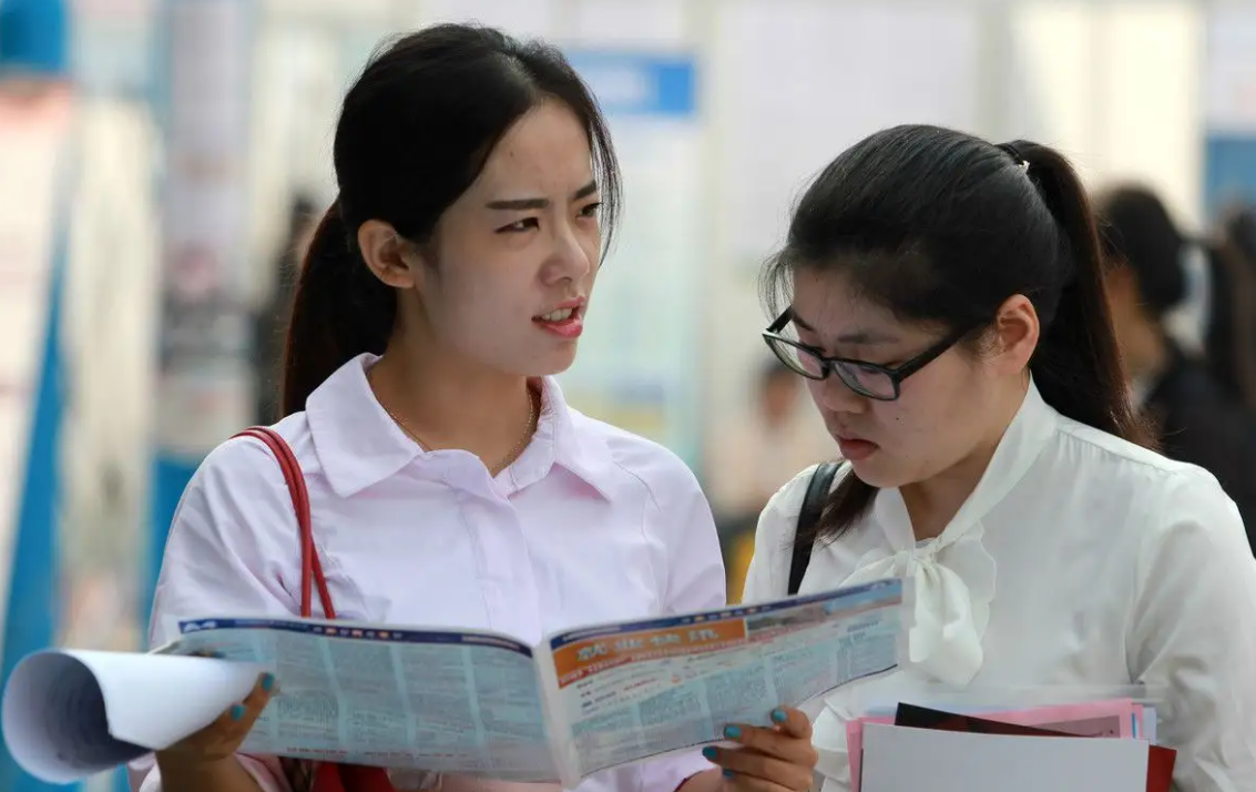 求职|公司不大胆子不小，面试列出“奇葩14问”，把《劳动法》当摆设？