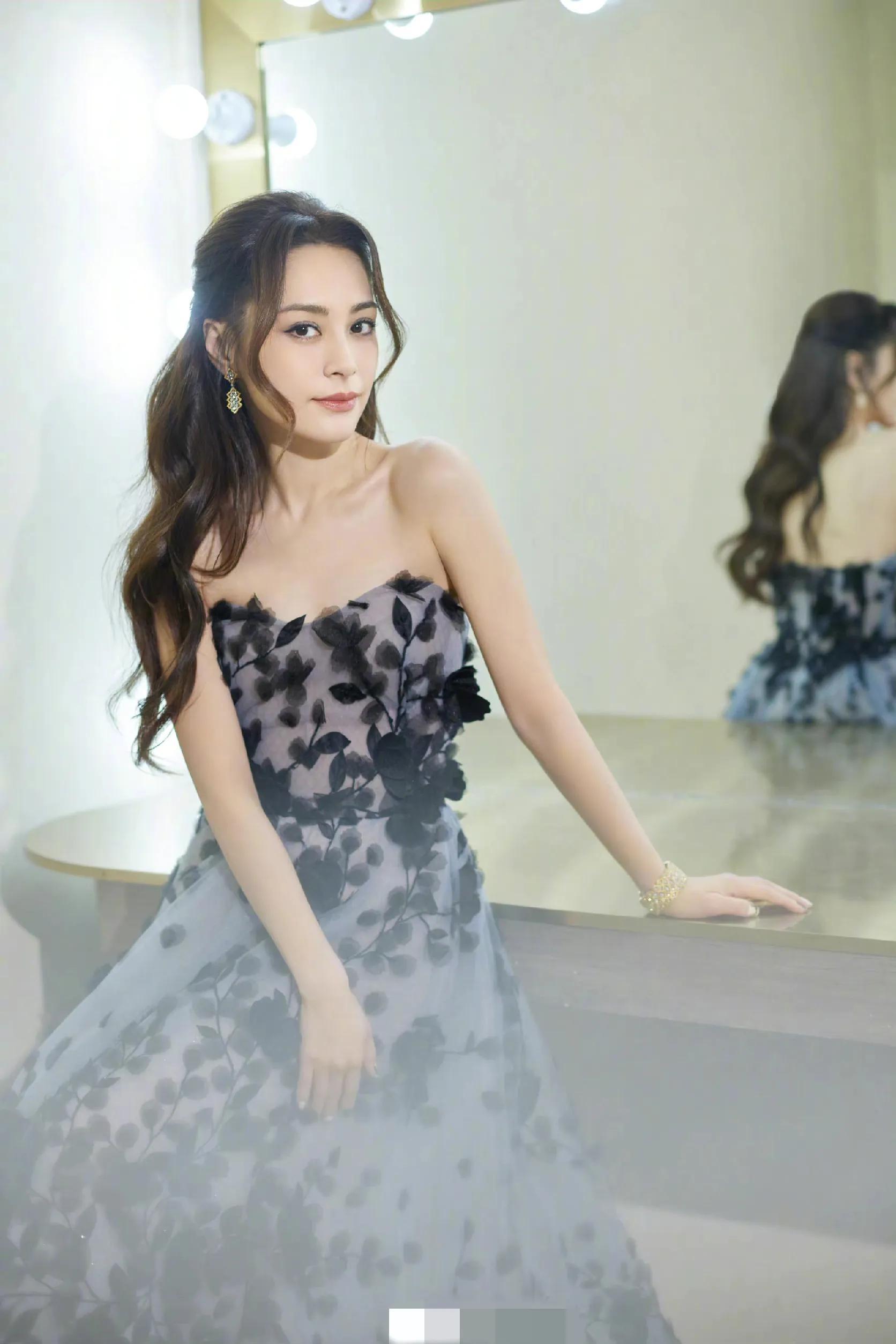 阿娇|Twins晒合照姐妹同框情深惹人羡