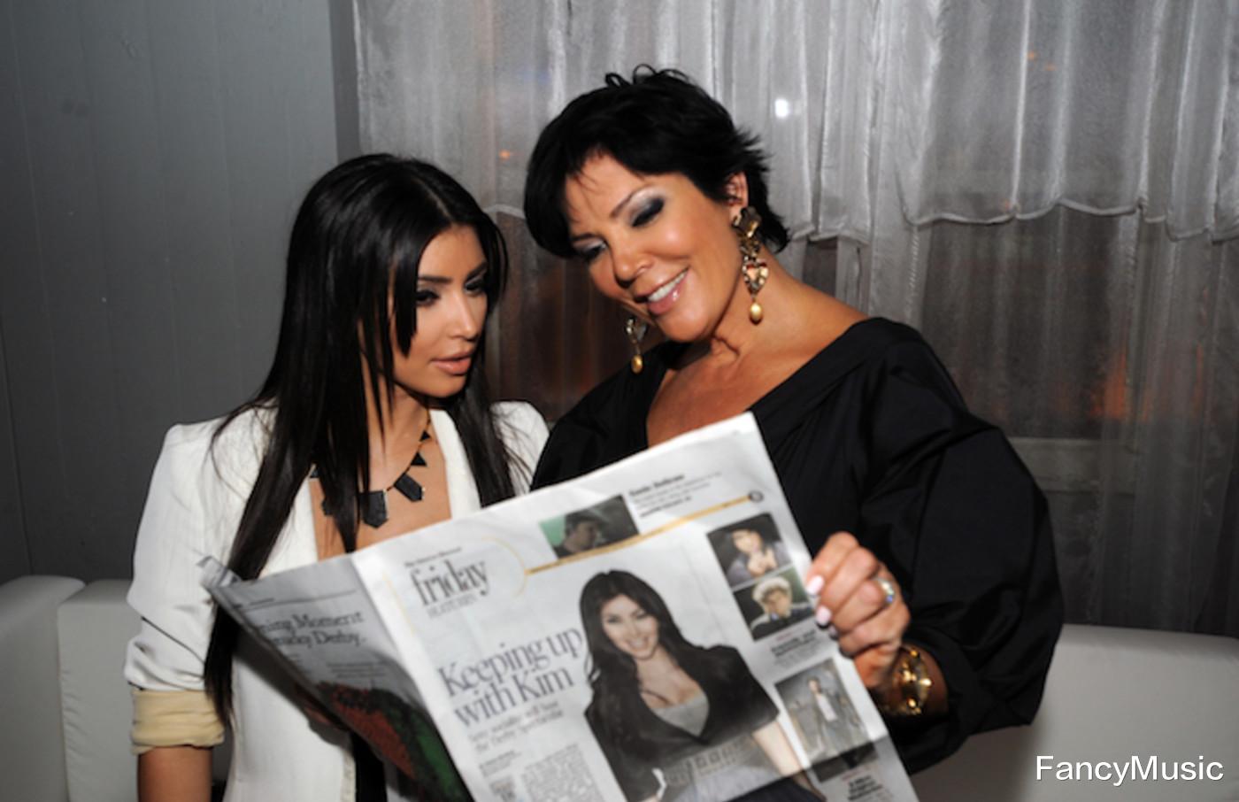 金·卡戴珊|揭秘卡戴珊家族：四姐热度高，二姐小妹身价过亿，母亲最厉害