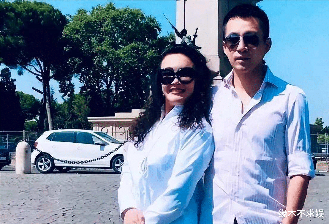 张颖颖|张兰演技派？人前骂张颖颖小虫子，人后和张颖颖戴同款项链出游