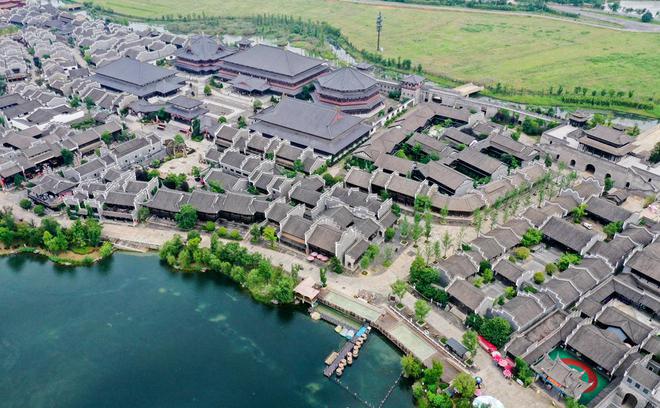 长沙|长沙有一处“任性”景点，耗资百亿再现唐朝风情。