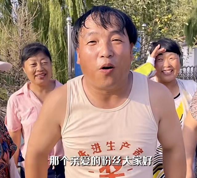 霍云龙|《乡村爱情》“方正”也要带货了，二婚妻子晒他与孩子合照打call