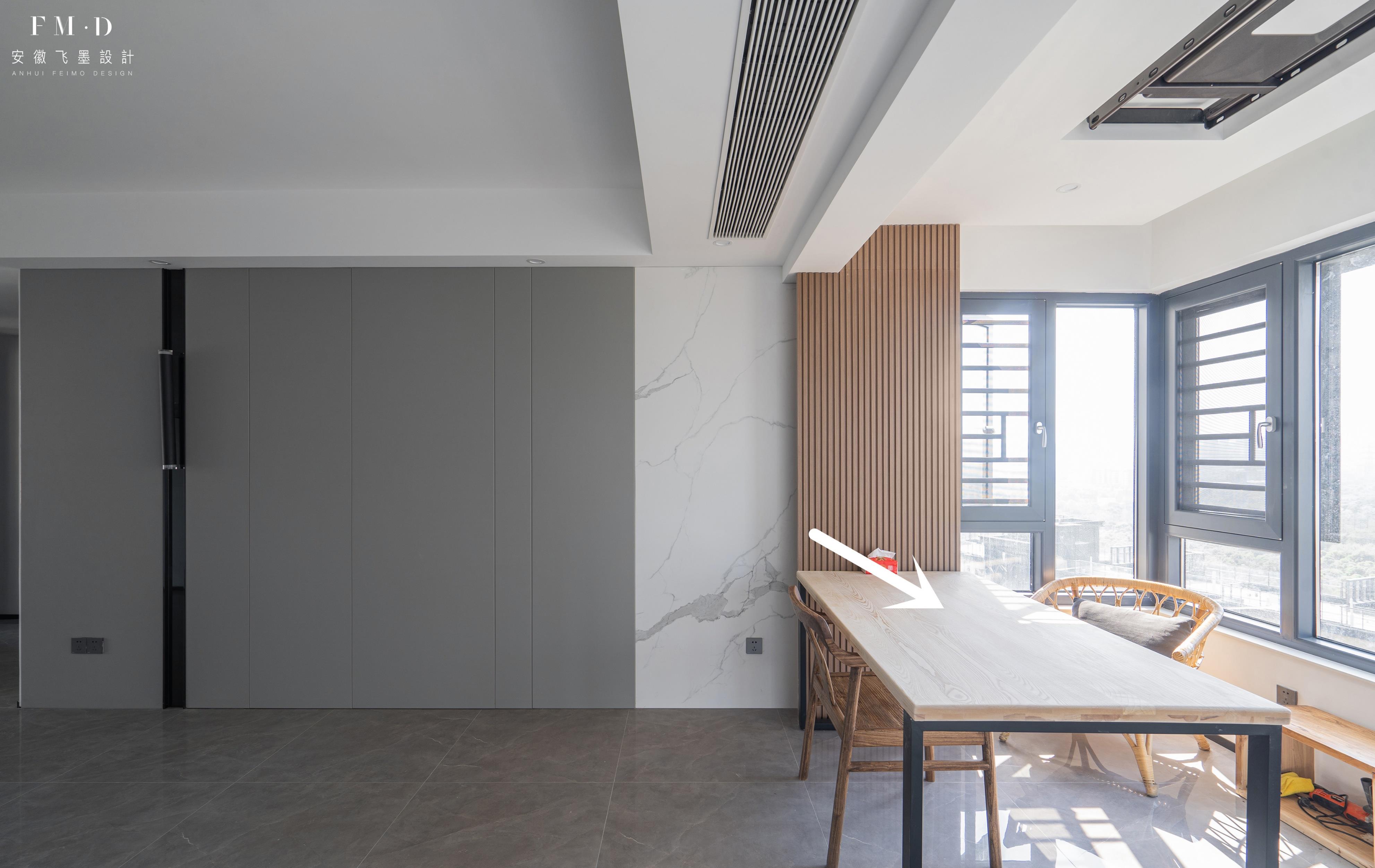 听我的，阳台放张桌子，不多余，是真的实用，现在“弥补”来得及