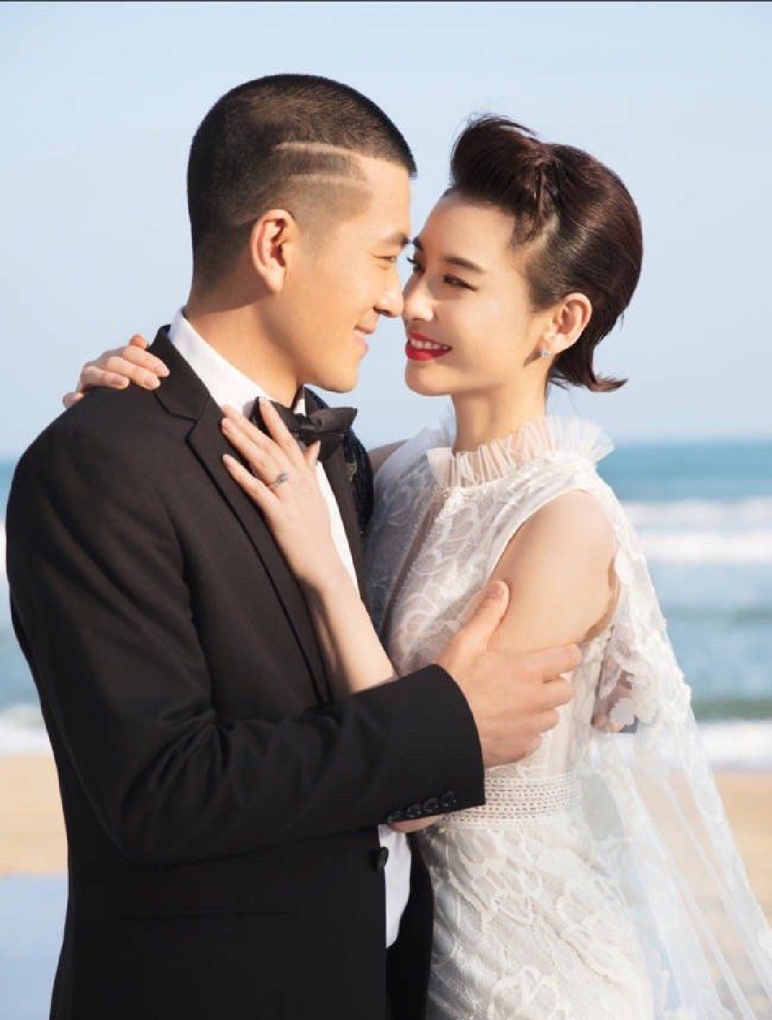 黄圣依|黄圣依疑似和杨子离婚,曾经为了杨子和“大恩人”周星驰撕破脸