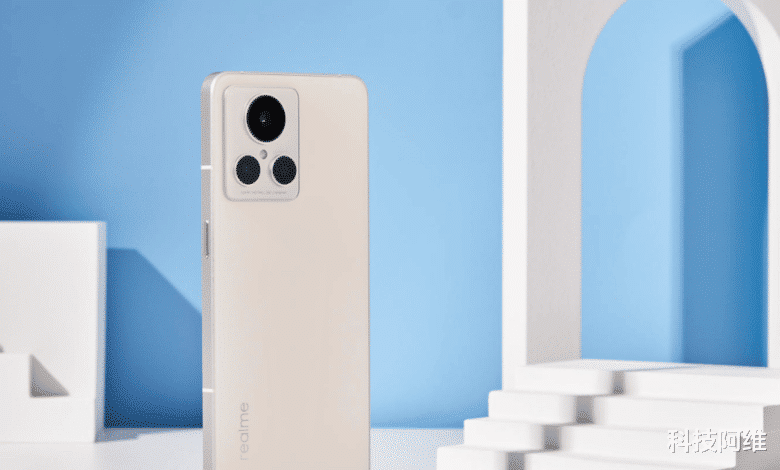 realme|发布仅两个月跌至3649元，12GB+256GB+100W，被低估的冷门旗舰